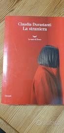 "La Straniera" di Claudia Durastanti 
