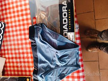 Costumi uomo tipo slip Diadora prezzo 10 € CAD.
