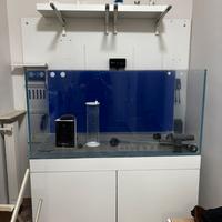Acquario con mobile e sump e qualche attrezzatura