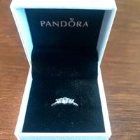 pandora anello argento con 3 zirconi 