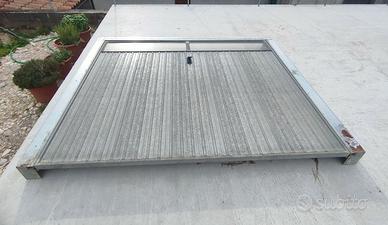 Portone garage basculante