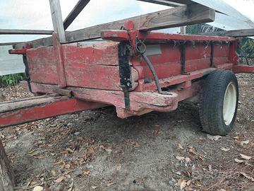 Antico carro agricolo a due buoi