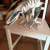 Dinosauro gigante giocattolo 