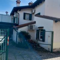 PIERIS Casa con piccolo giardino