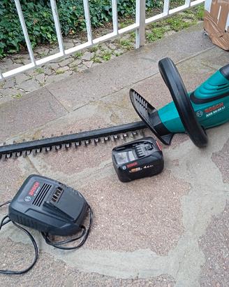 TAGLIA SIEPI A BATTERIA BOSCH  CON BATTERIA 4 Ah