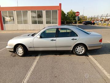 Mercedes E 200 benzina aspirato – ASI+GPL+Gancio