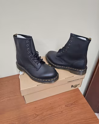 Dr. Martens 1460 Anfibi Donna Neri