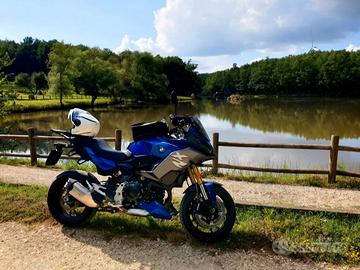 BMW F900 XR Racing Blu Metallizzato
