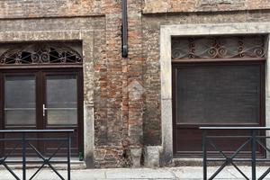 NEGOZIO A TORTONA