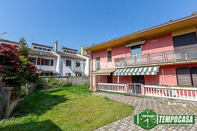 3 locali con doppi servizi, giardino e box