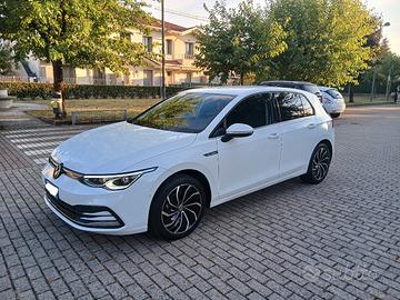 volkswagen golf 8 2.0 150cv style