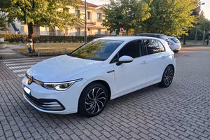 volkswagen golf 8 2.0 150cv style