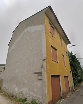 Immobile in asta di 57 m² con box auto a Tromello