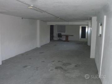 Locale,V. Rovereto ,zona B. Rodi