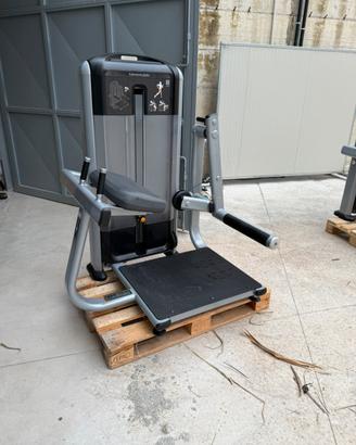 Precor gluteus macchine