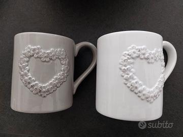 2 tazze con decorazione cuore
