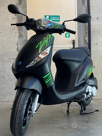 Scooter Piaggio zip 50