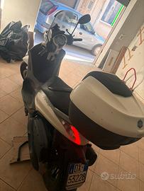 Beverly 350