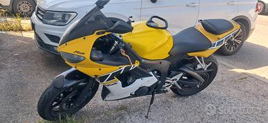 Yamaha R6