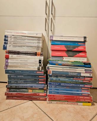 Vari libri di testo Liceo Classico foderati 