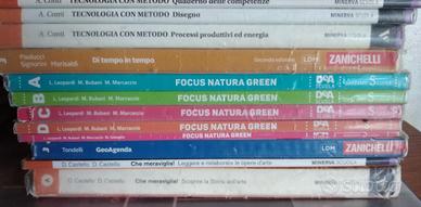 Libri scuola media ISBN all'interno
