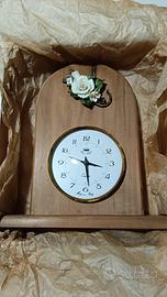 Orologio da tavolo in legno e ceramica Capodimonte