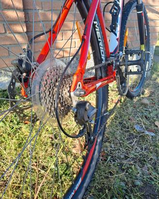 BICICLETTA COME NUOVA MERIDA