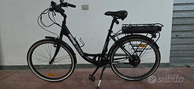 Bicicletta MOMO design elettrica