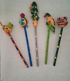 Set di 5 matite nuove con figure di animali