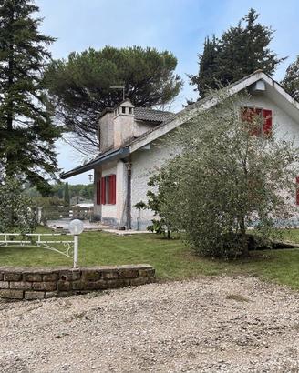 Villa indipendente a Colle Diana
