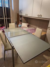 Tavolo in vetro temperato allungabile + 6 sedie