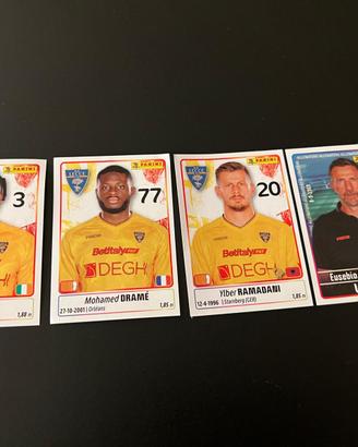 N. 4 figurine di calciatori e allenatore del Lecce