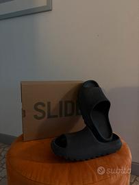 yeezy slide adidas nere