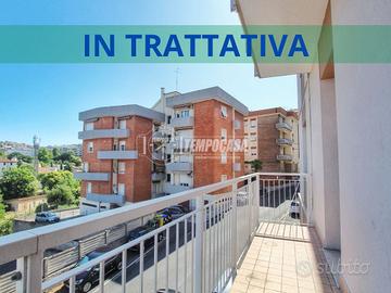 QUADRILOCALE CON SOFFITTA E BOX AUTO