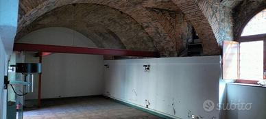 Immobile di 130 m² con 2 locali a Terni