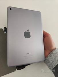 ipad mini 4  silver 128 GB wifi