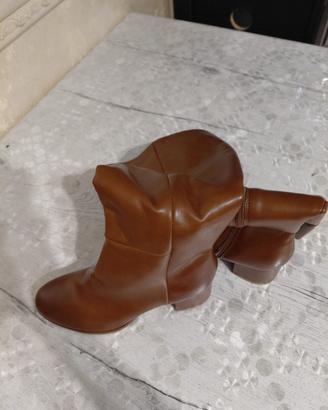stivale marrone
