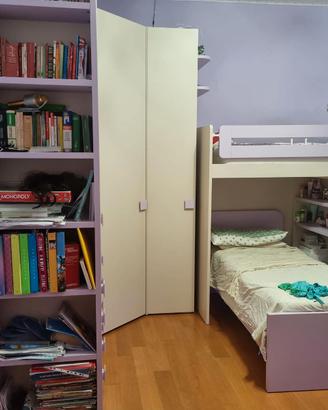 cameretta in perfetto stato,  legno