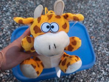 giraffa peluche macchina