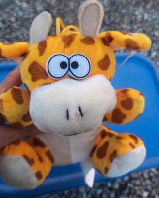 giraffa peluche macchina