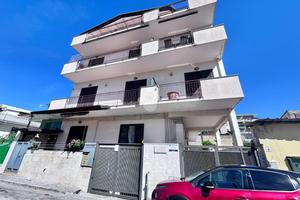 3 LOCALI A GRUMO NEVANO