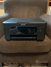 Stampante a colori e scanner Epson xp-3150
