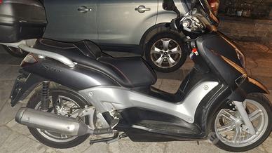 SCOOTER YAMAHA 250