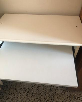 Tavolino con ripiano estraibile