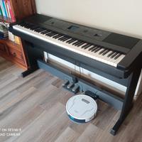 piano Yamaha portable Grand dgx 660 