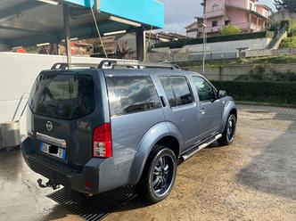 Nissan Pathfinder 2.5 diesel cambio automatico 7 p