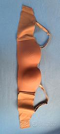 Reggiseno imbottito marrone taglia terza.