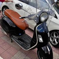 Piaggio Vespa 300 GTS - 2011