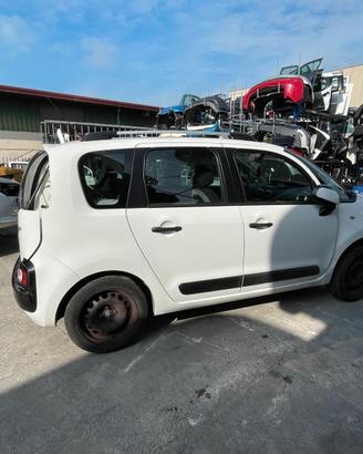 Ricambi Citroen C3 Picasso "2013" 1400 B. *8F01