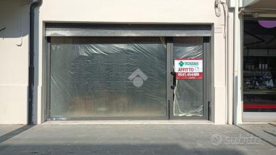 NEGOZIO A GAMBETTOLA